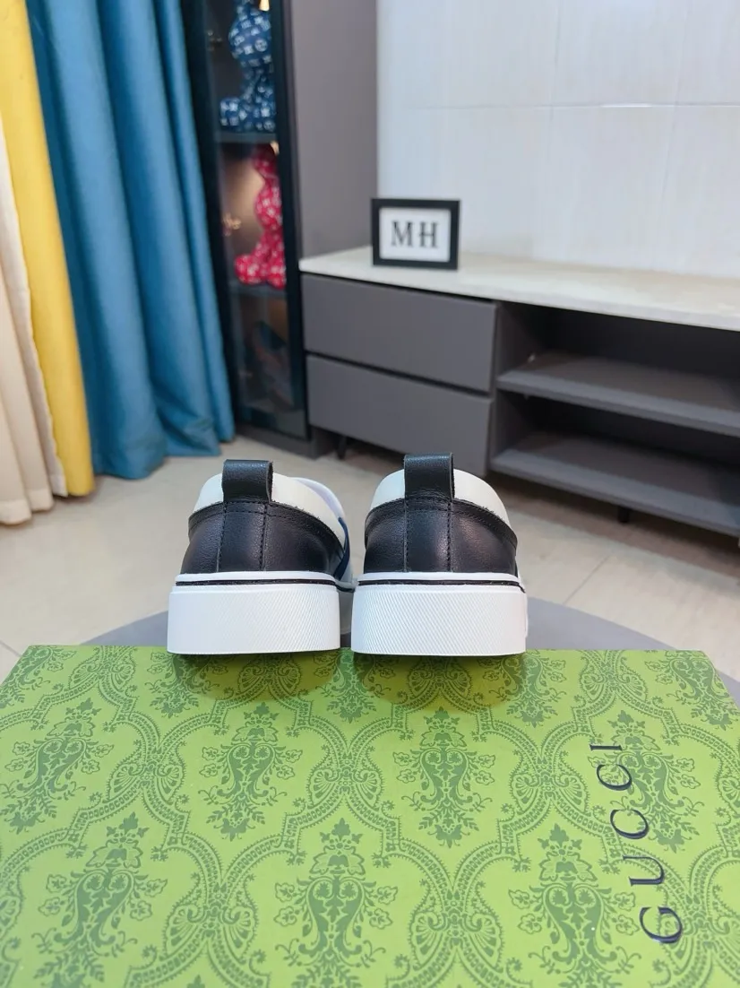 Men's shoes 💰458🌹🌹GUCCI [Gucci] New high-end brand of men's shoes, the latest fashionable casual men's shoes, trendy and versatile, relaxed and sporty style, uppers imported from Italy, first-layer cowhide, genuine leather lining, and ultra-fine workmanship. Original personalized fashionable rubber wear-resistant outsole, light and comfortable on the foot, size 38-44